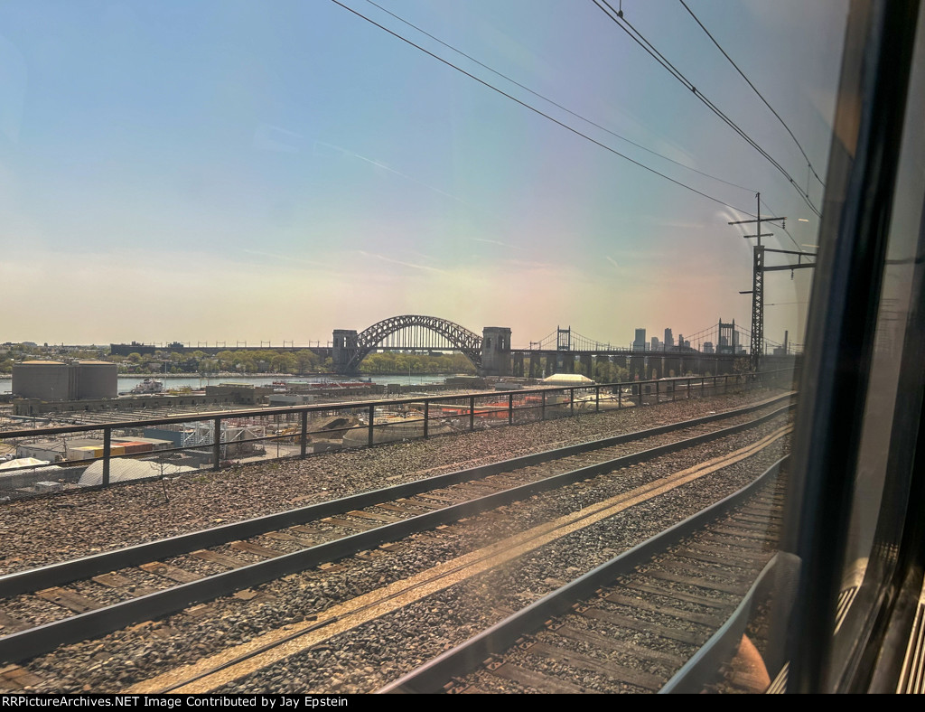 Climbing towards the Hell Gate